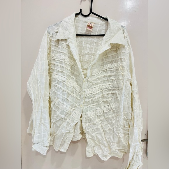 White very beautiful shirt - Picture 6 of 11